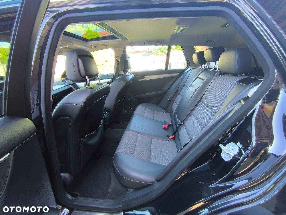 Mercedes-Benz Klasa C 300 CDI BlueEff 4-Matic Elegance - 11