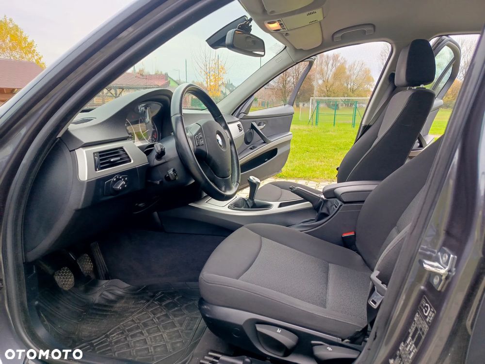 BMW Seria 3 318i - 20