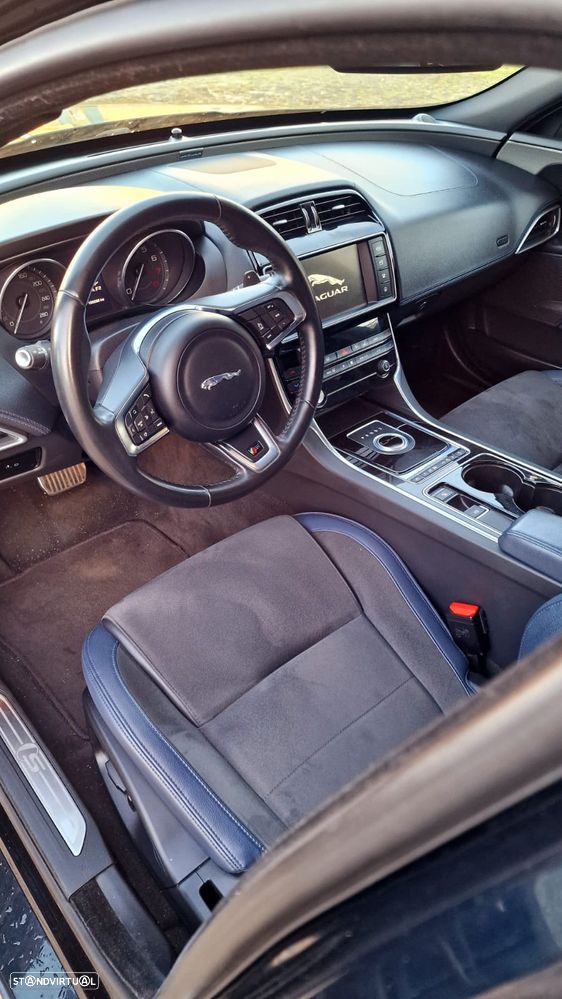 Jaguar XE 3.0 V6 S/C S - 11