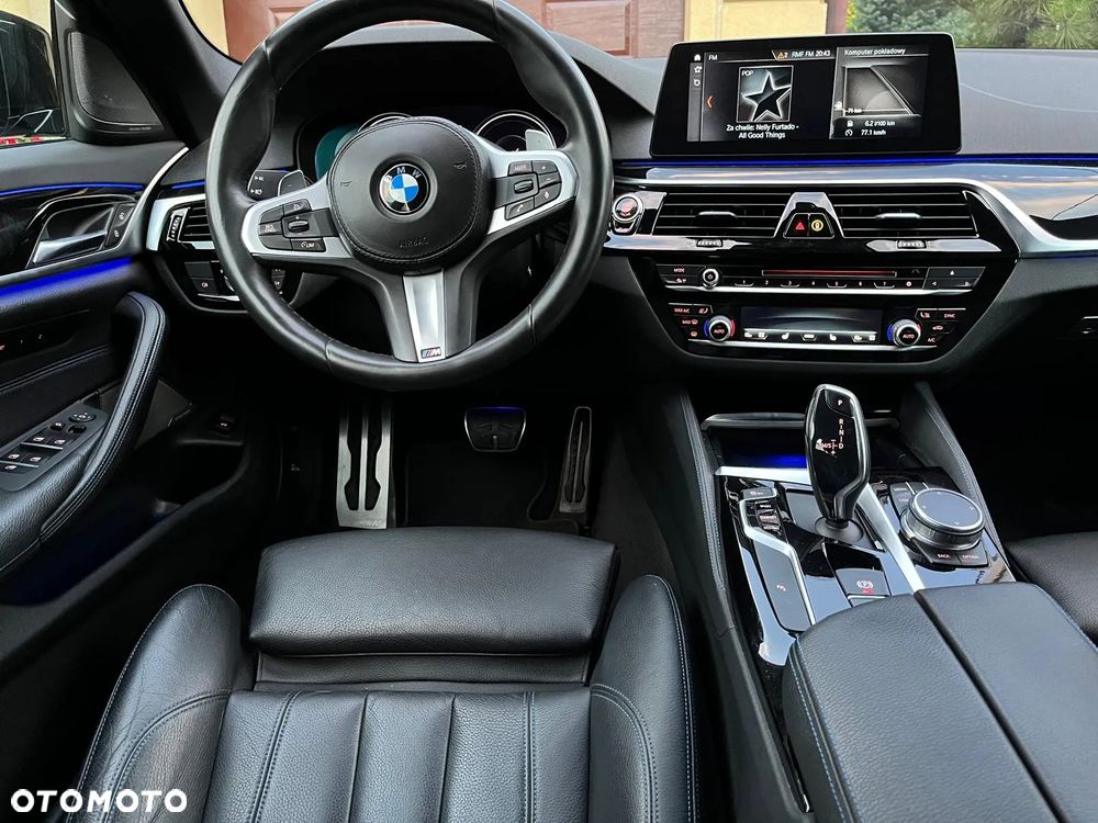 BMW Seria 5 M550d xDrive Touring - 13