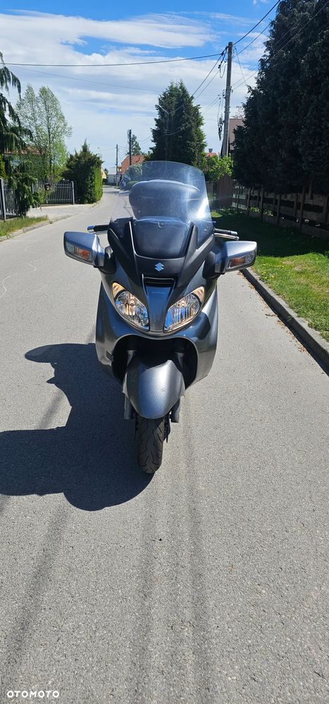 Suzuki Burgman - 4