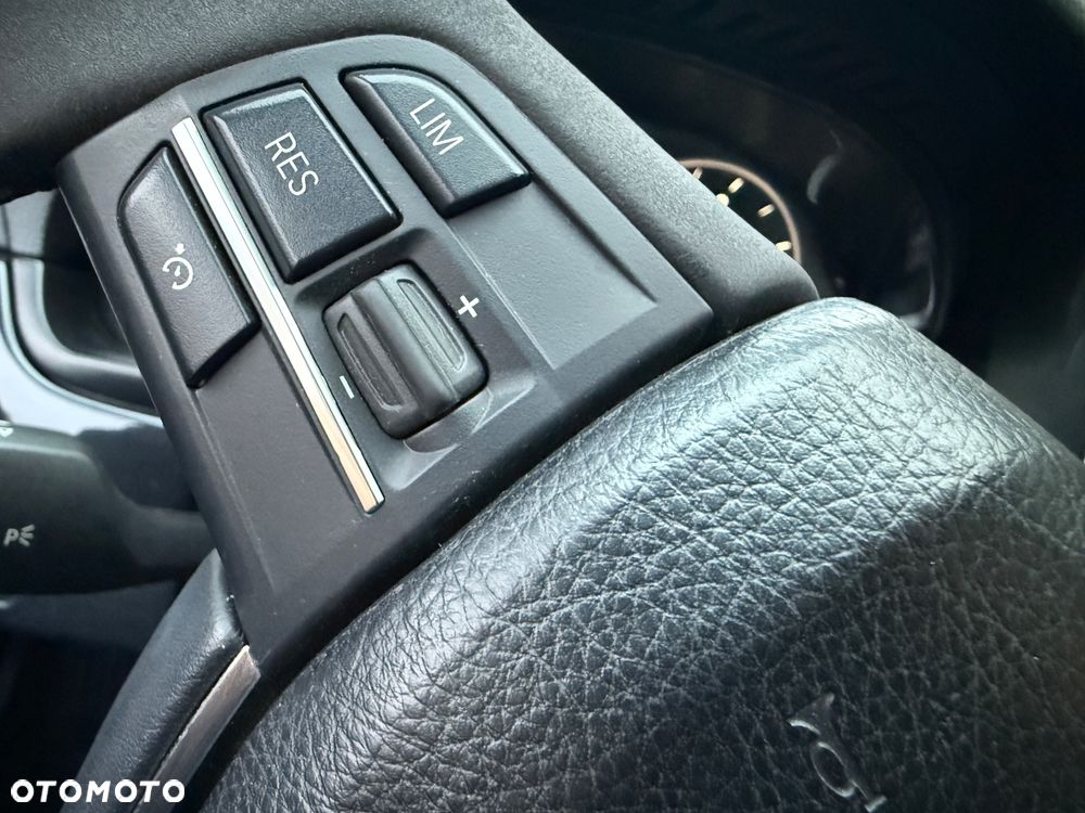 BMW Seria 5 525d xDrive - 26