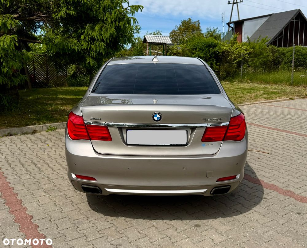 BMW Seria 7 740d xDrive - 14