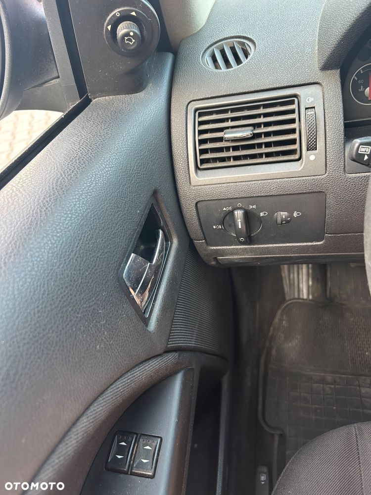 Ford Mondeo - 23