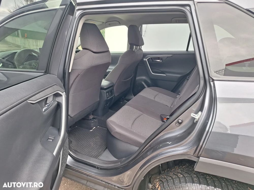 Toyota RAV4 - 7