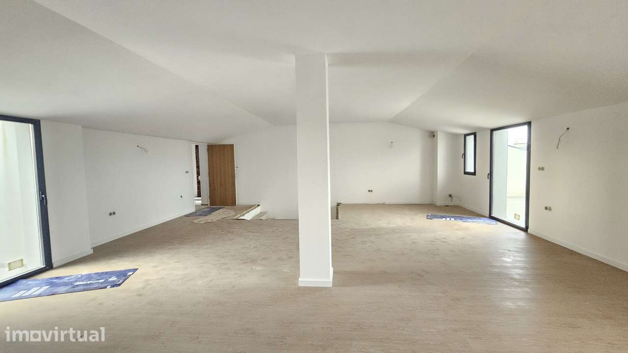 T2 Duplex | Novo | Garagem fechada - Grande imagem: 4/22