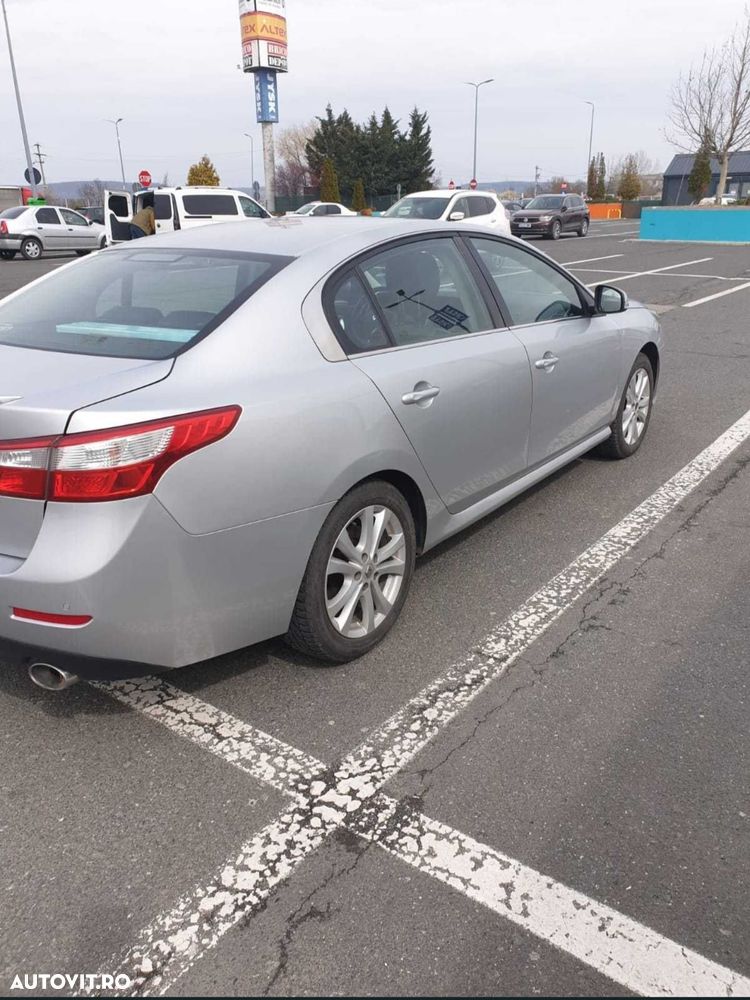 Renault Latitude - 4