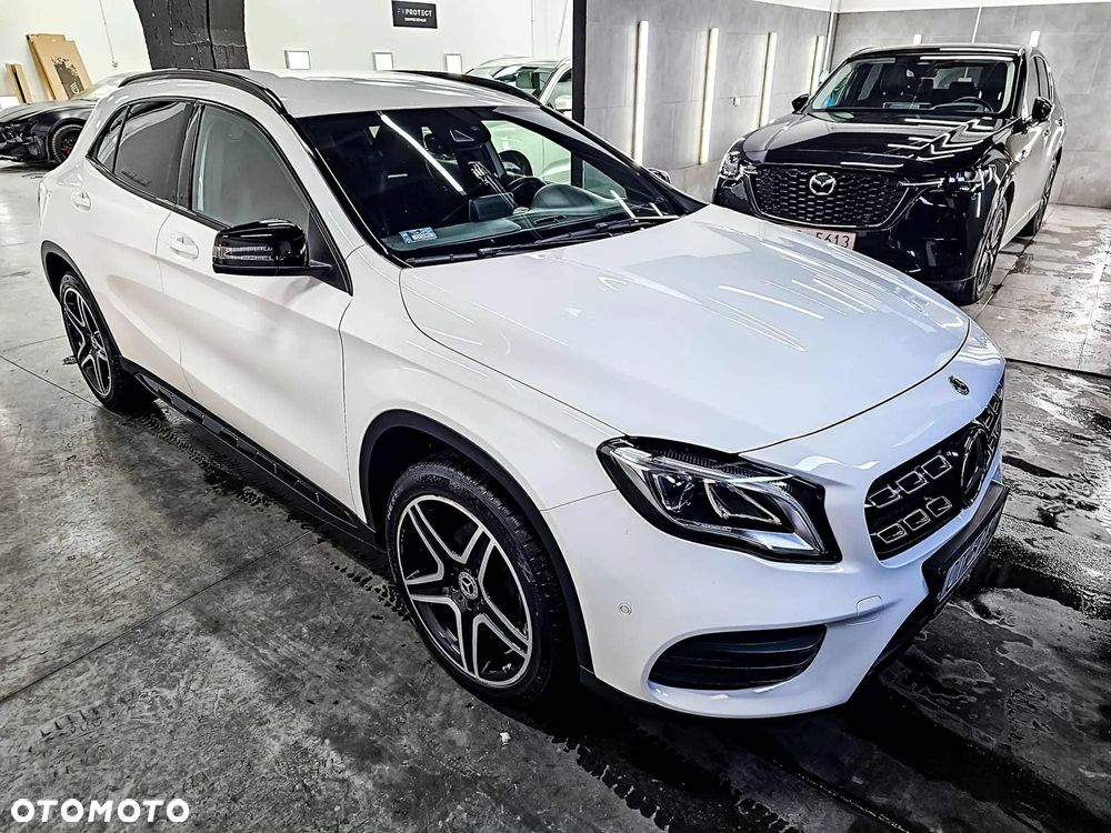 Mercedes-Benz GLA 200 7G-DCT AMG Line - 2