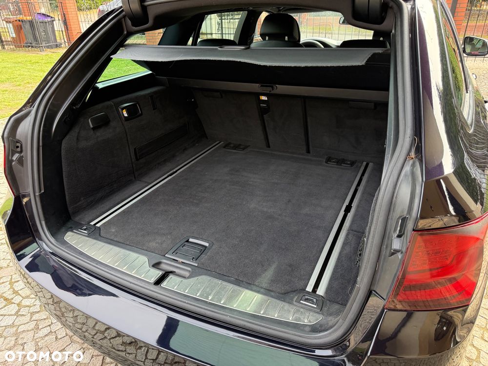 BMW Seria 5 530d xDrive Sport-Aut Luxury Line - 35