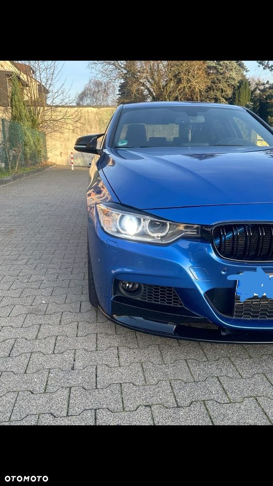 BMW Seria 3 320d xDrive - 12