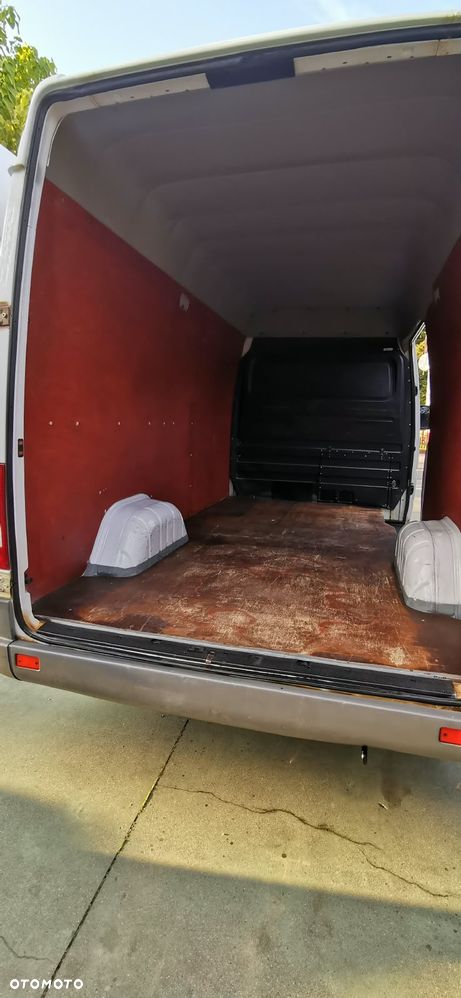 Mercedes-Benz Sprinter - 10