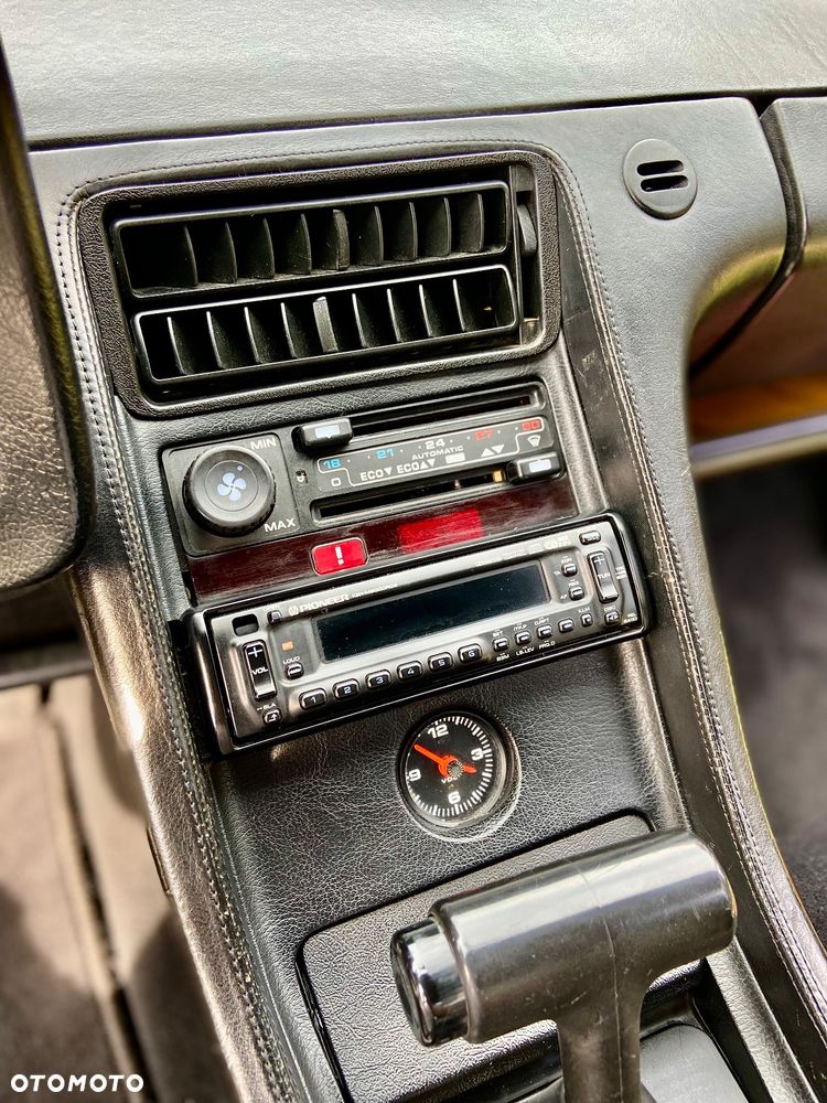 Porsche 928 - 37