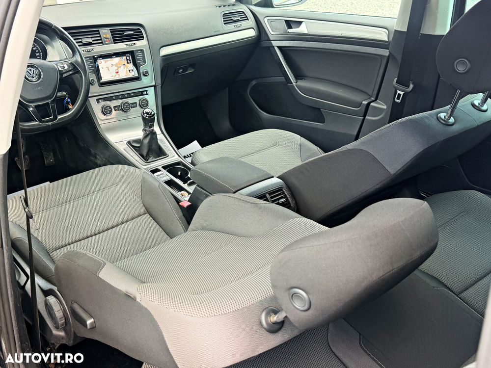 Volkswagen Golf 1.6 TDI BlueMotion Technology Cup - 23