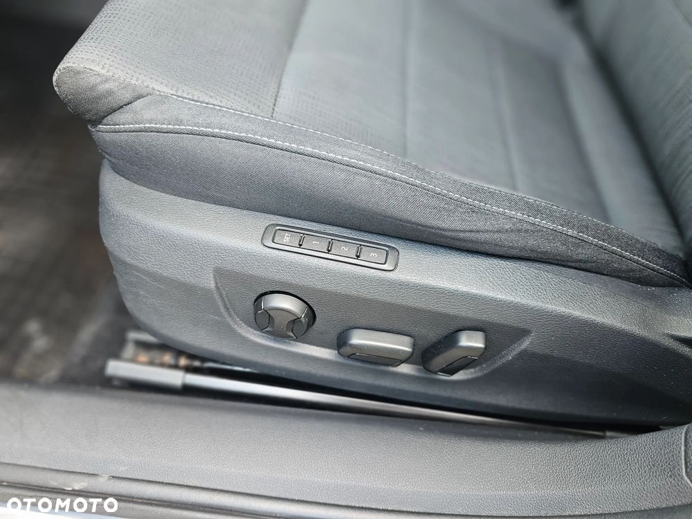 Skoda Superb 2.0 TDI Premium Edition - 9