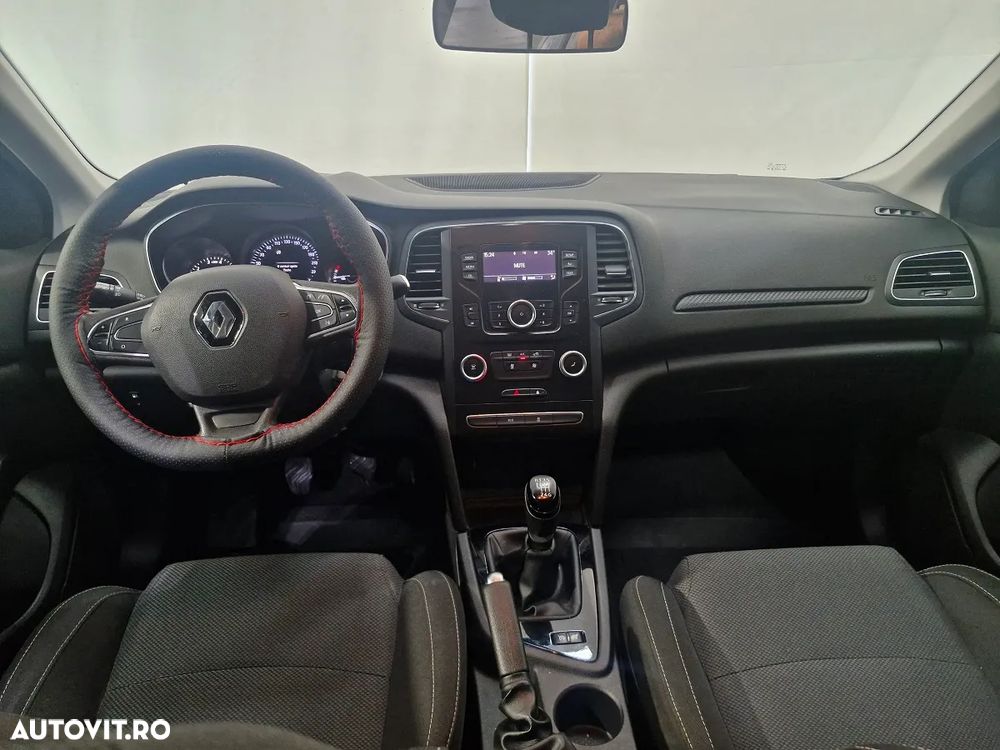 Renault Megane TCe Business - 3