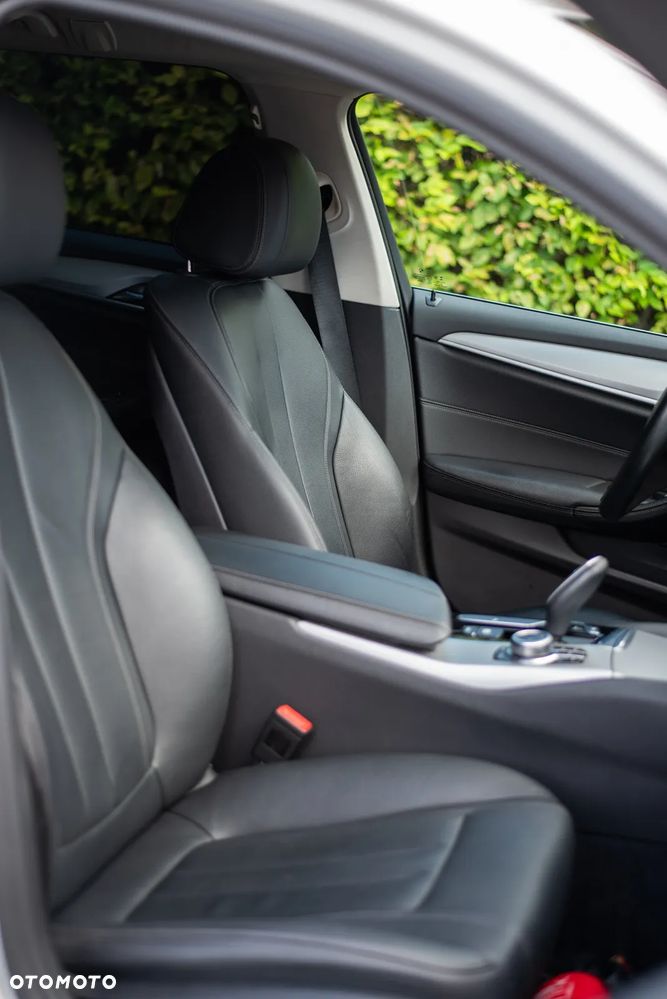 BMW Seria 5 520d xDrive - 21