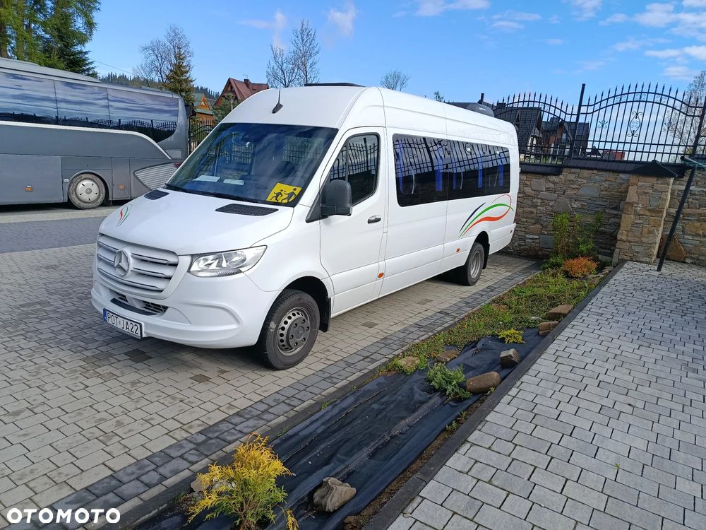 Mercedes-Benz Sprinter - 1