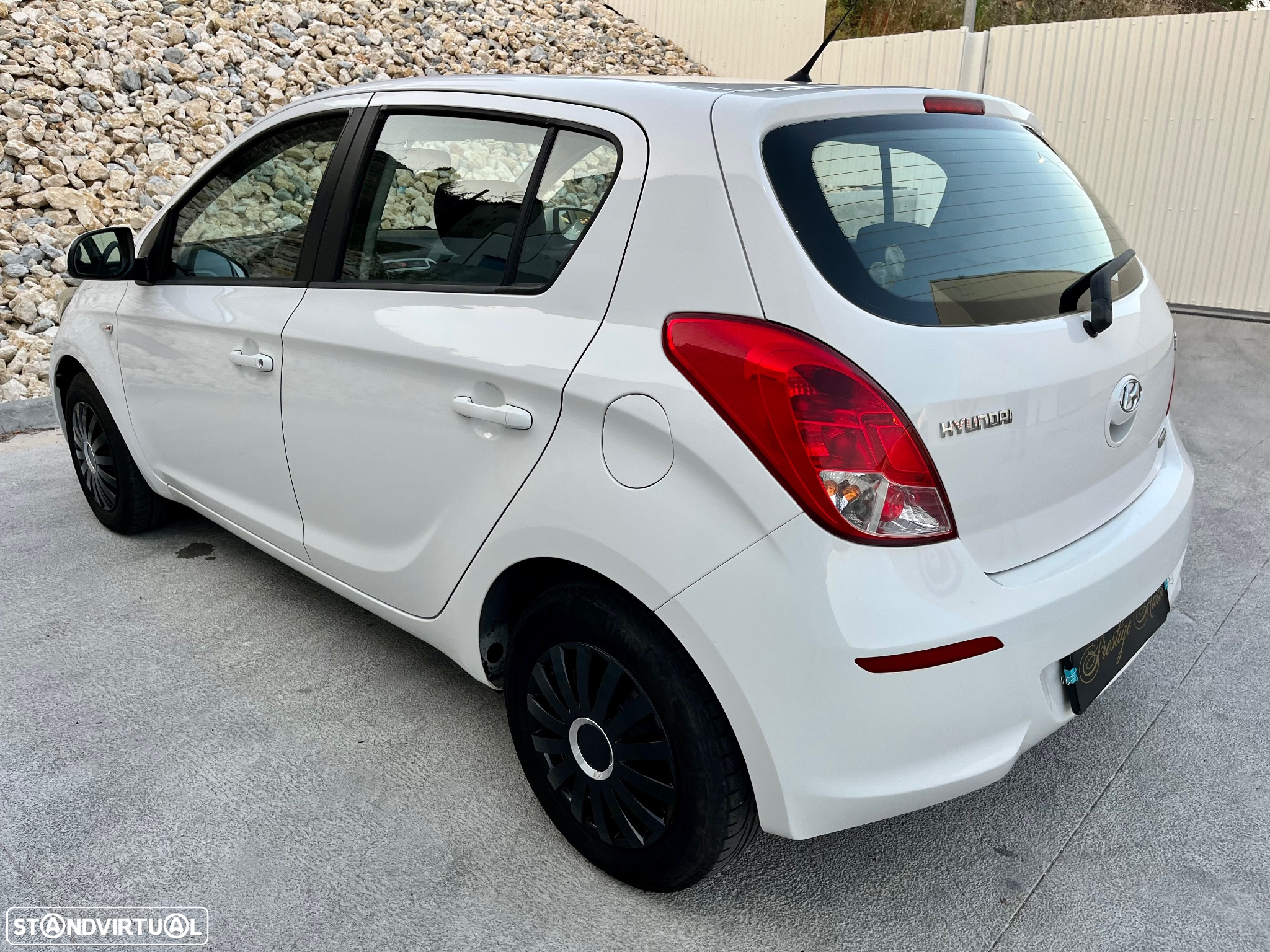 Hyundai i20 1.1 CRDi Urban - 31