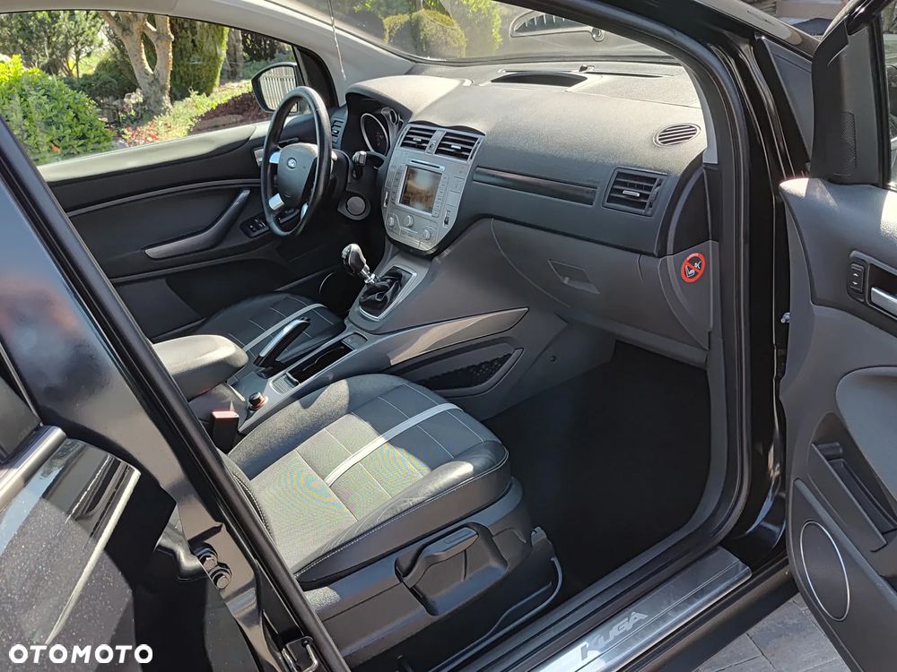 Ford Kuga 2.0 TDCi 4WD Titanium Plus - 25