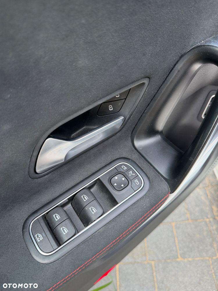 Mercedes-Benz CLA 200 AMG Line 7G-DCT - 19