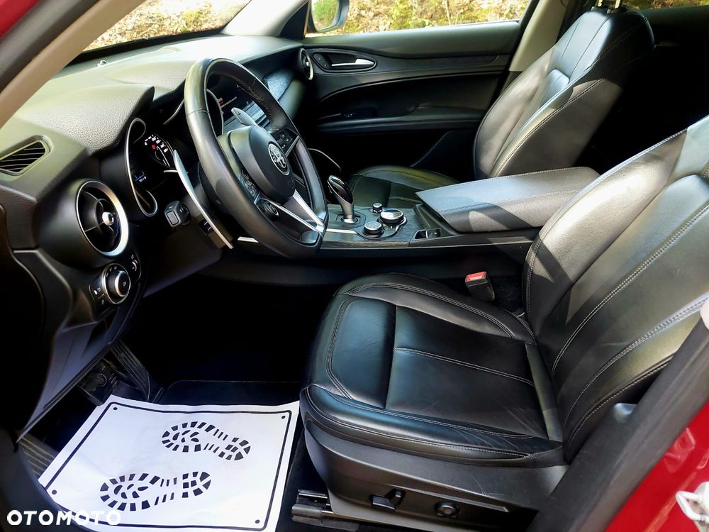 Alfa Romeo Stelvio 2.0 Turbo 16V AT8-Q4 Executive - 16