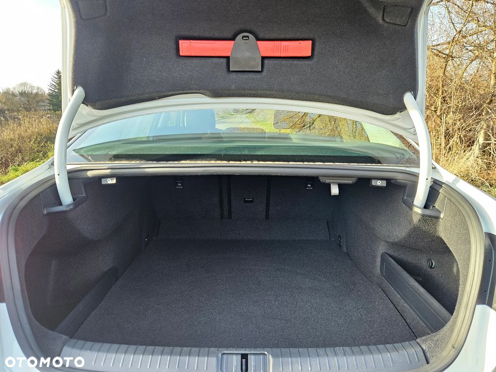 Volkswagen Passat 2.0 TDI BMT Comfortline - 37