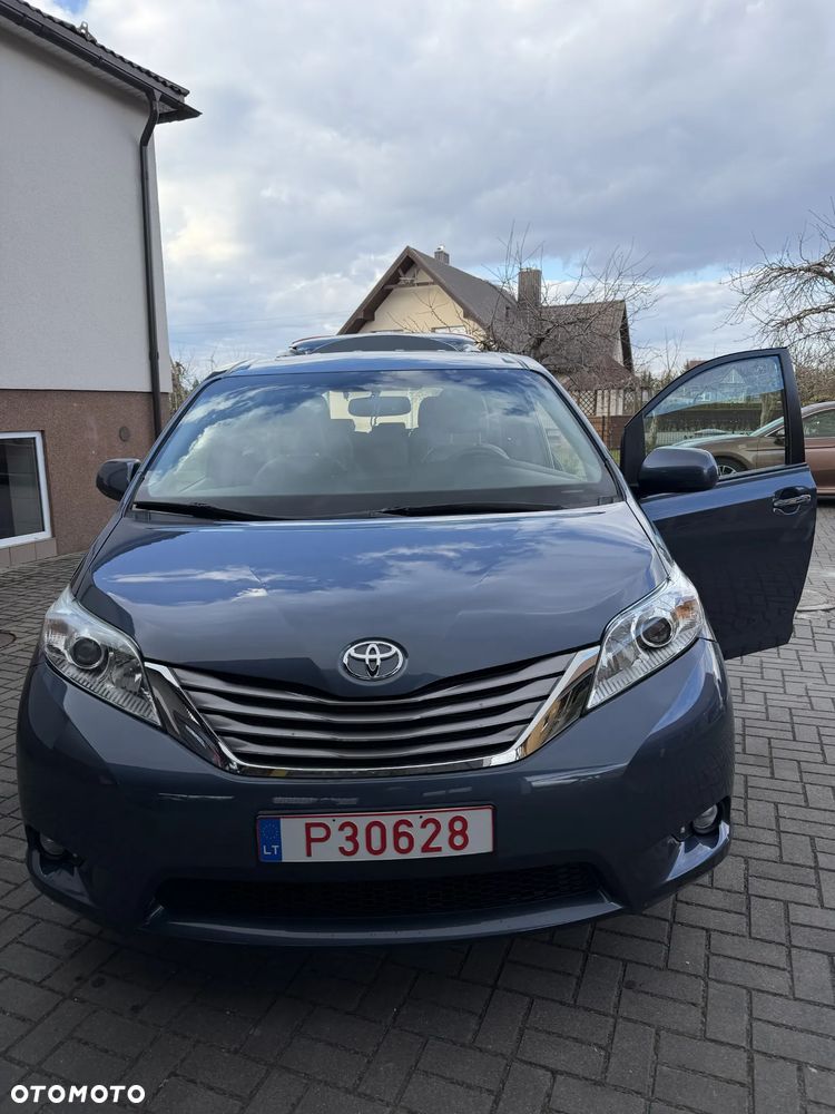 Toyota Sienna 3.5 V6 - 3