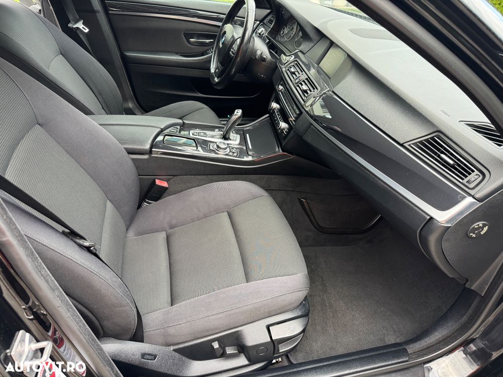 BMW Seria 5 520d Sport-Aut. - 17