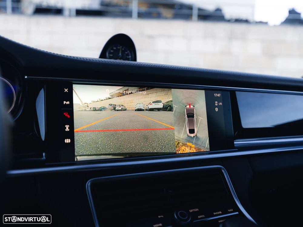 Porsche Panamera 4 E-Hybrid - 23