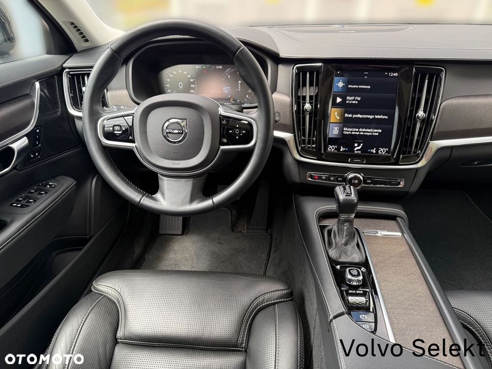 Volvo V90 Cross Country - 18