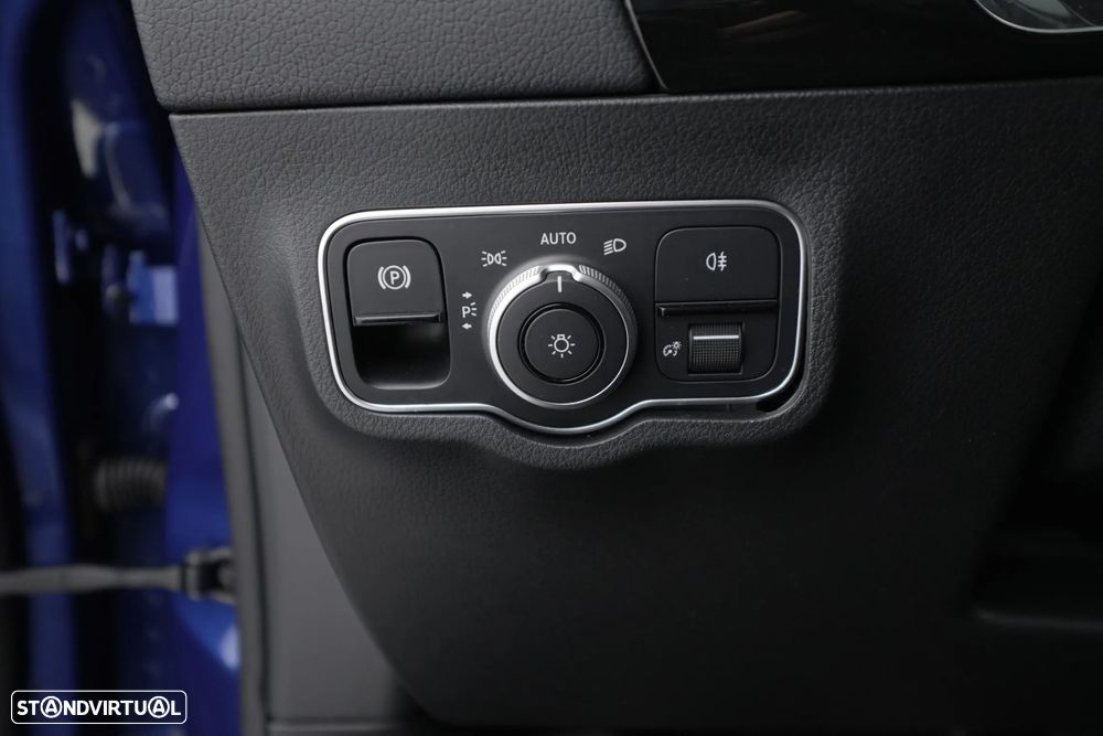 Mercedes-Benz GLA 180 d Progressive - 21