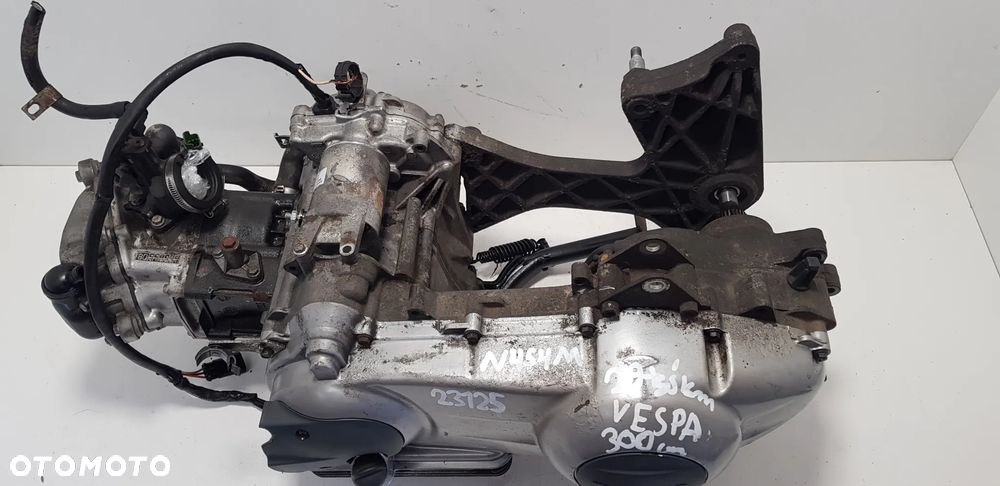 Piaggio Vespa GTS 300 Silnik - 3