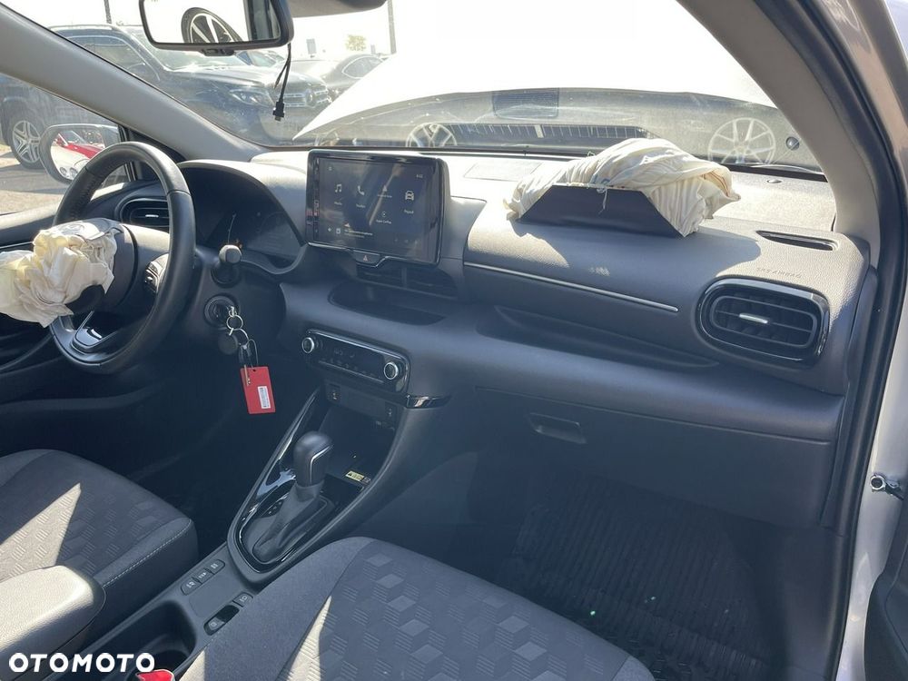 Toyota Yaris - 11