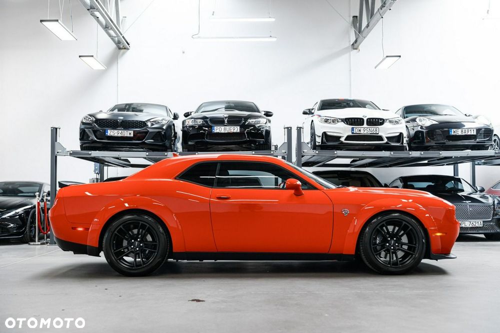 Dodge Challenger - 9