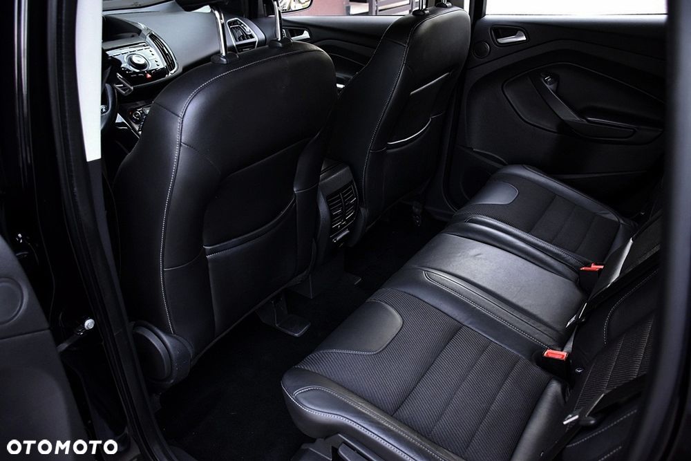 Ford Kuga 2.0 TDCi 4x4 Titanium - 39