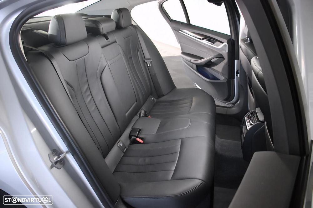 BMW 520 d Auto - 12