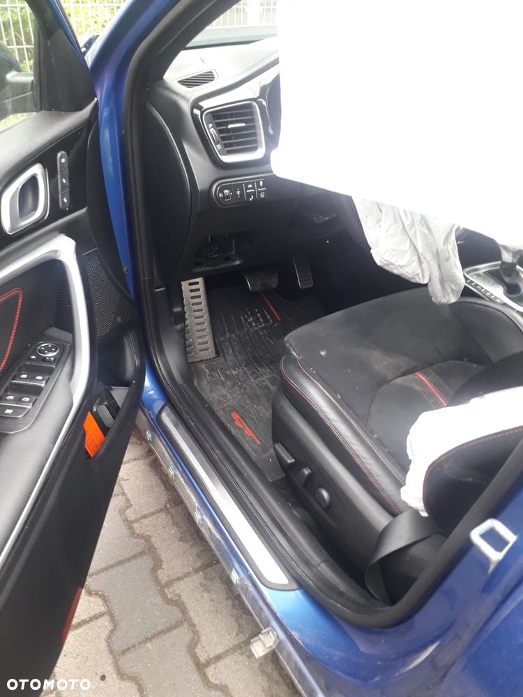 Kia ProCeed 1.6 T-GDI GT DCT - 21