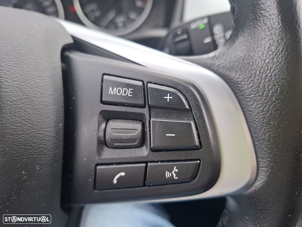 BMW X1 16 d sDrive Line xLine - 38