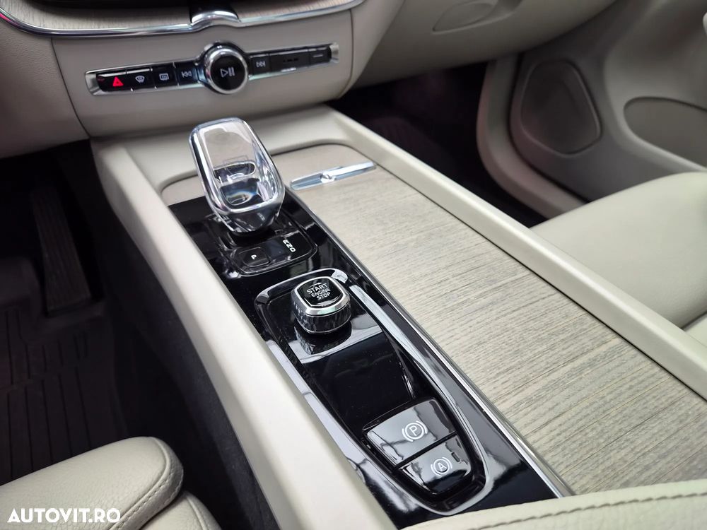Volvo XC 60 B4 MHEV AT8 AWD Inscription - 21