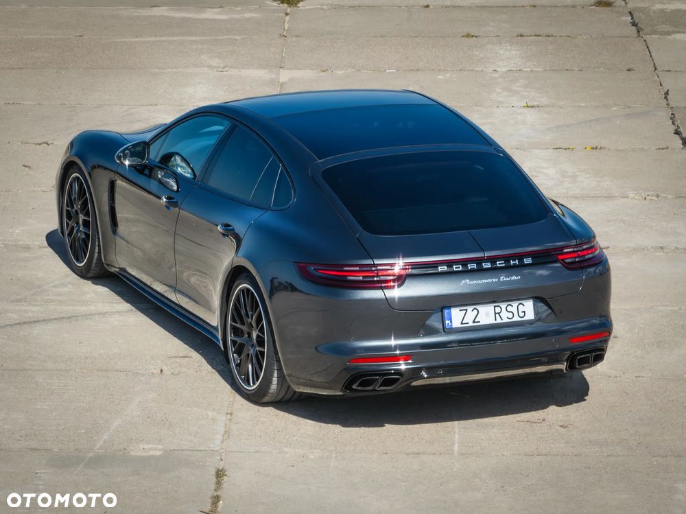 Porsche Panamera Turbo - 17