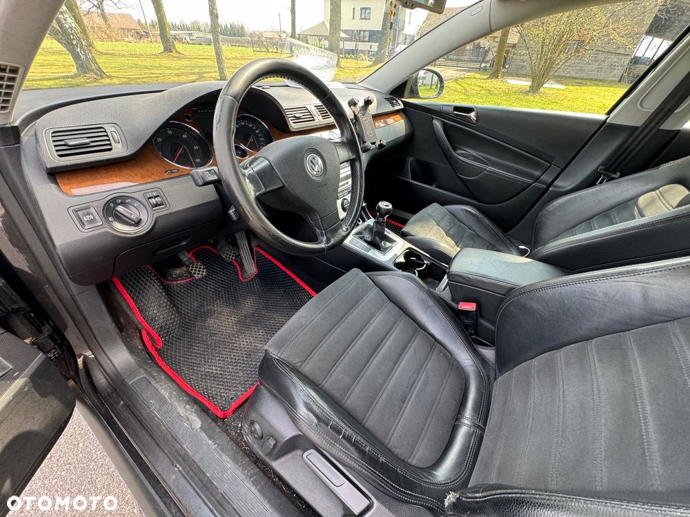 Volkswagen Passat 2.0 TDI Highline - 17