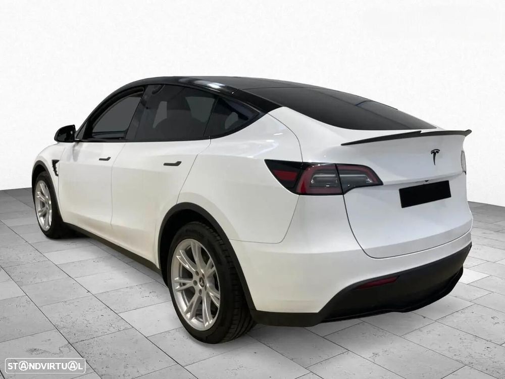 Tesla Model Y Standard Long Range RWD - 4