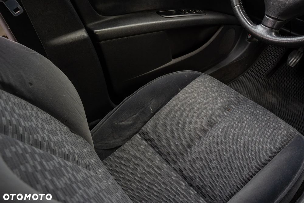 Peugeot 407 - 31