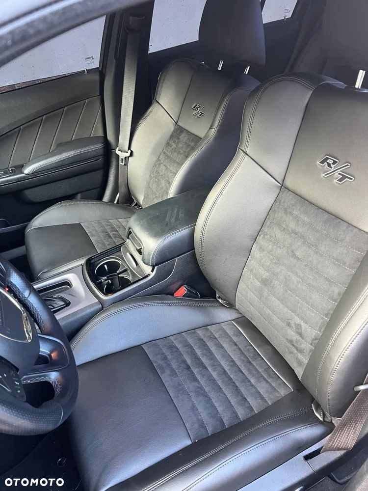 Dodge Charger 5.7 R/T - 1