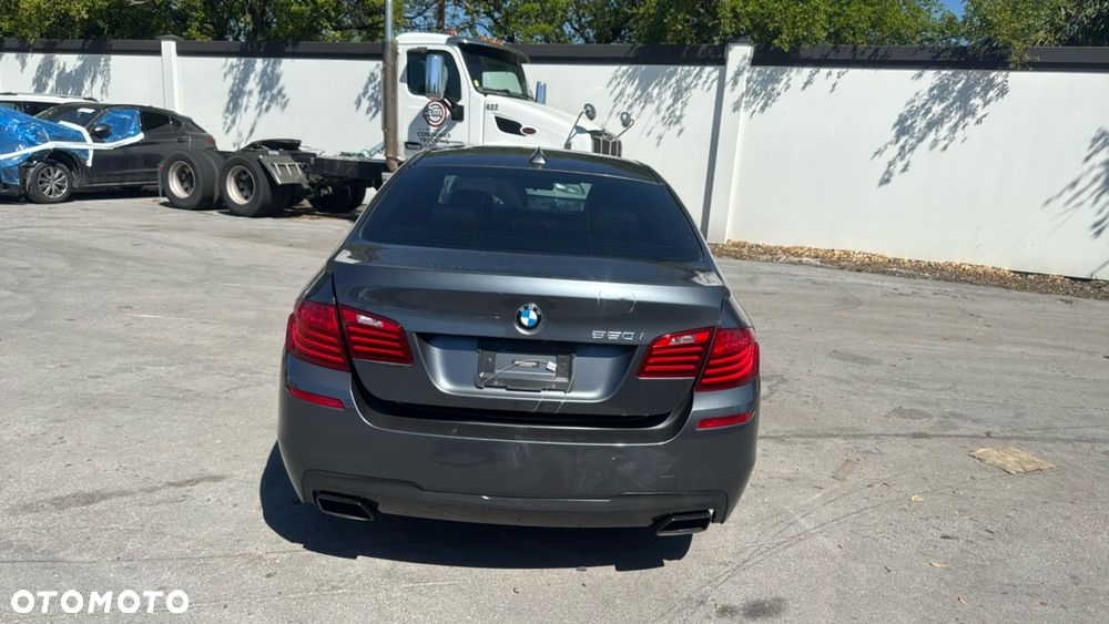BMW Seria 5 550i Sport-Aut - 5