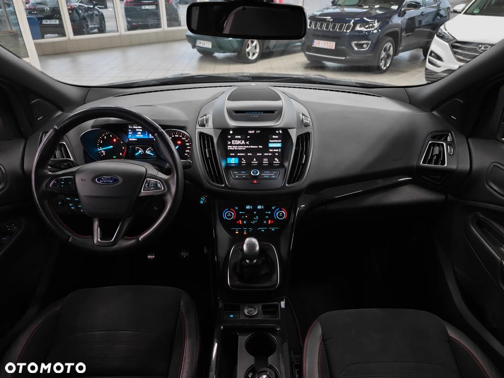 Ford Kuga 1.5 EcoBoost 2x4 ST-Line - 6
