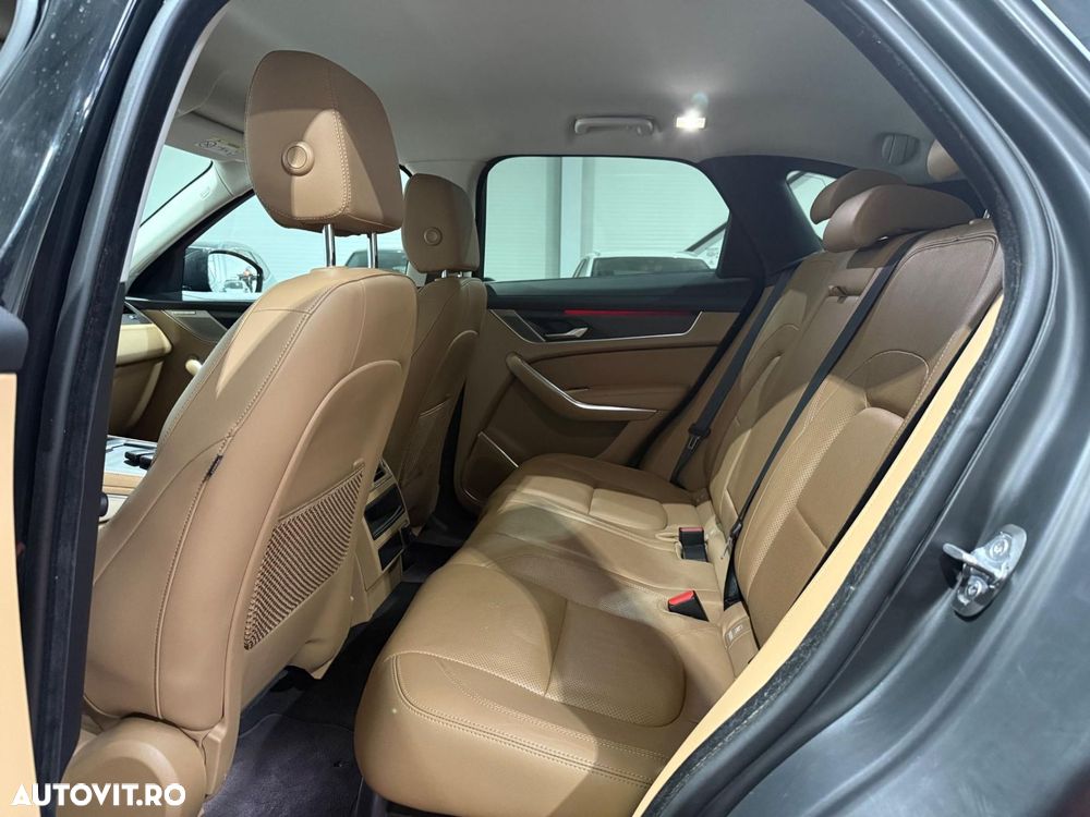 Jaguar F-Pace D200 AWD R-Dynamic HSE - 9