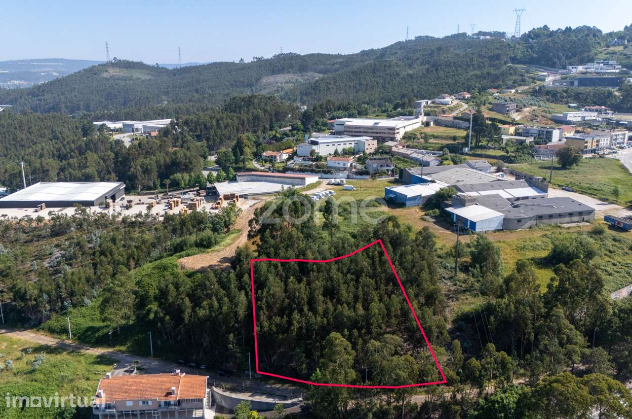 Terreno com 874 m2, em Vandoma, Paredes - Grande imagem: 2/22