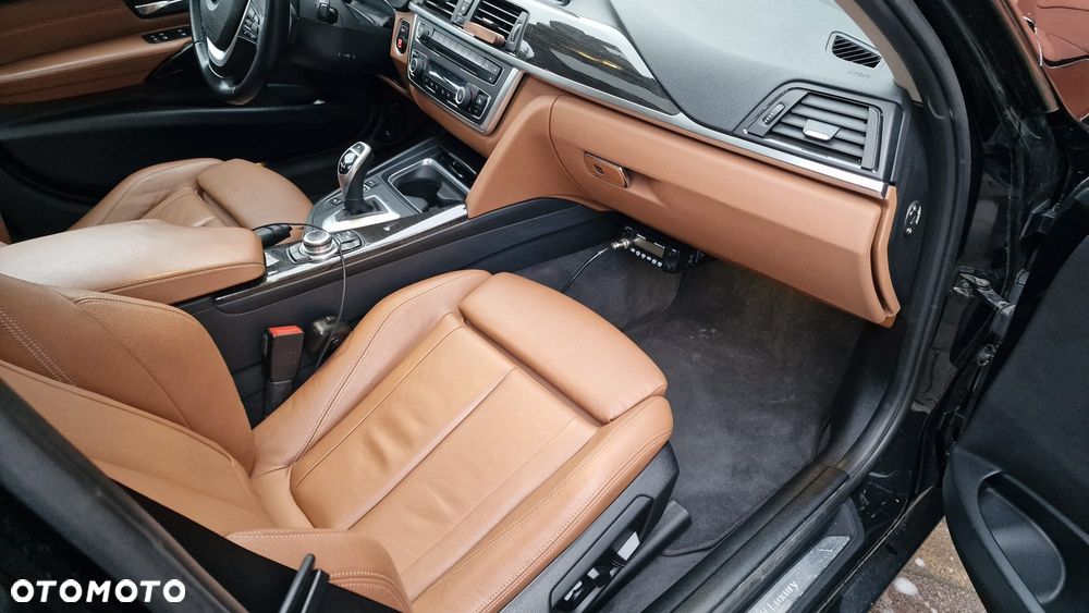 BMW Seria 3 328i Luxury Line - 4