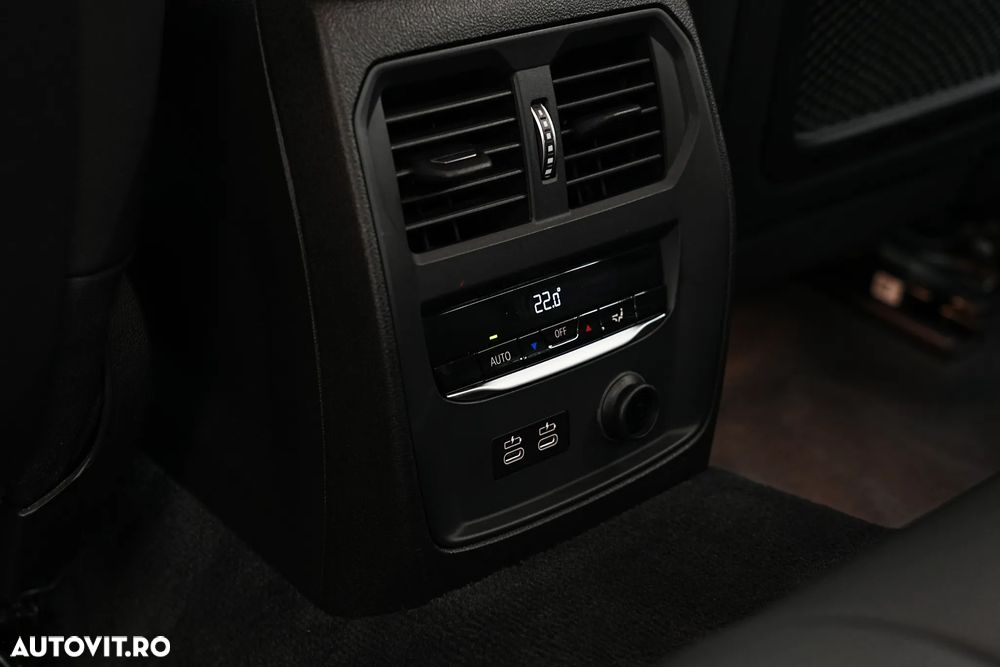 BMW Seria 3 318d Aut. Sport Line - 34